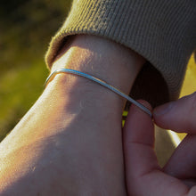 Load image into Gallery viewer, SLIP CHAIN BRACELET