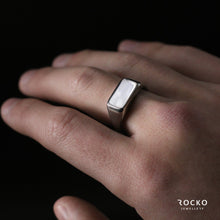 Load image into Gallery viewer, BAR SIGNET RING - Rocko Jewellery
