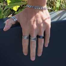 Load image into Gallery viewer, BLACK CLASSIC BAND RING - Rocko Jewellery
