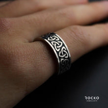 Load image into Gallery viewer, CELTIC KNOT RING - Rocko Jewellery
