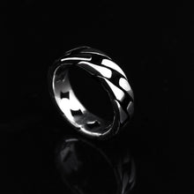 Load image into Gallery viewer, CUBAN CHAIN RING - Rocko Jewellery
